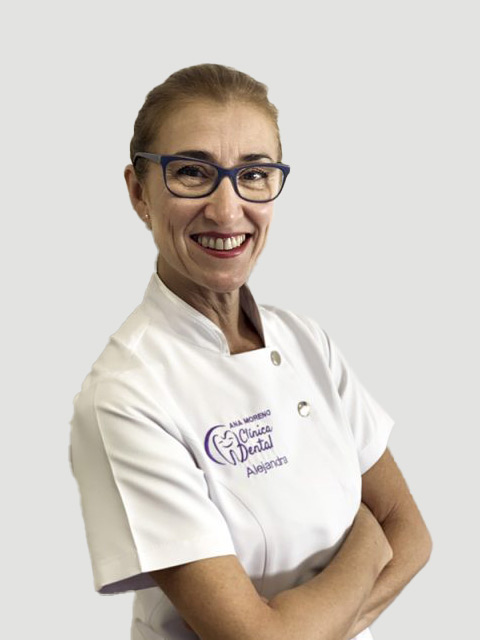 Dentista en San Pedro de Alcántara - Alejandra Ramírez Alonso
